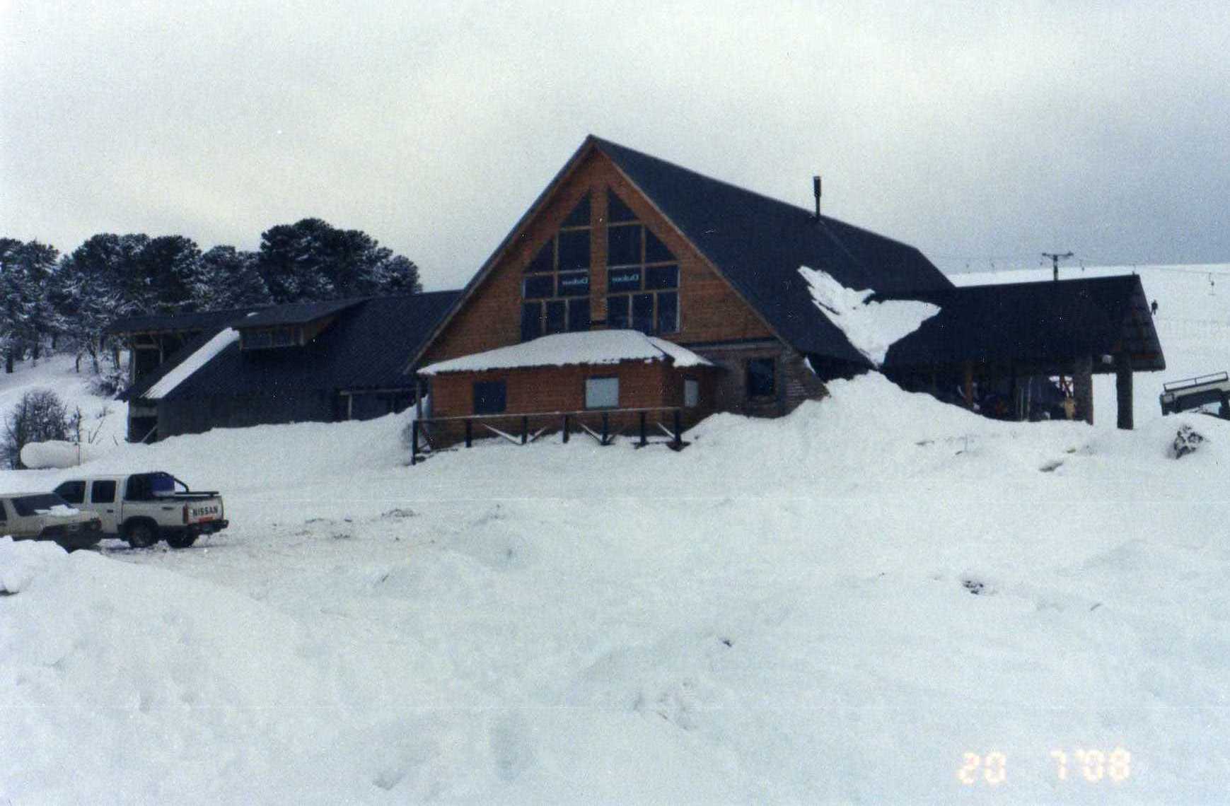 Centro de esquí Batea Mahuida nevado